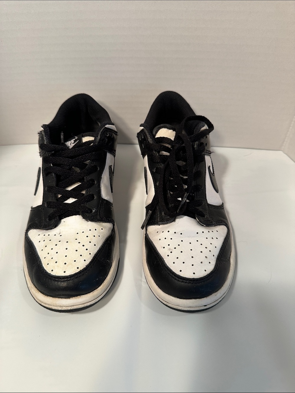 Nike Dunk Low Retro White Black
Panda (PS) Size 4Y (youth) - Picture 4 of 16